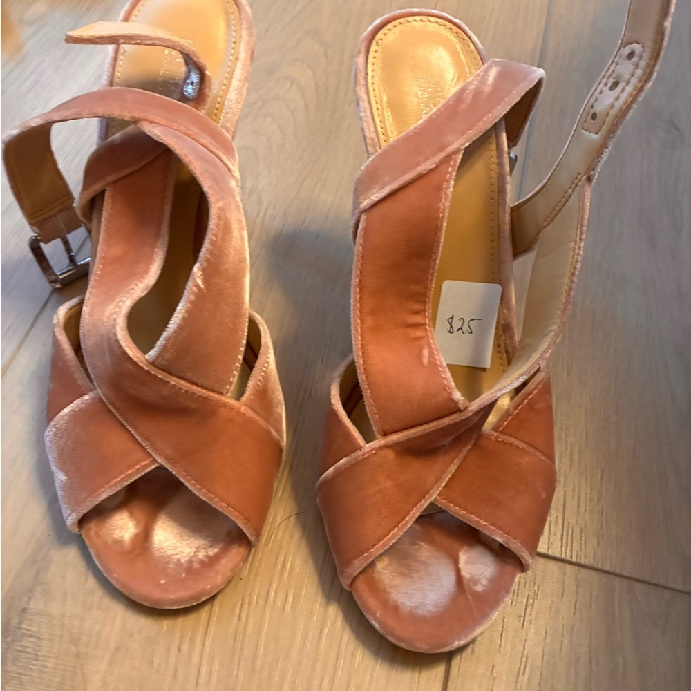 Elegant Velvet Strappy Sandals